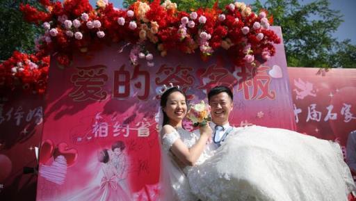 農村結婚彩禮高，收到彩禮的家庭，是如何處理的呢？